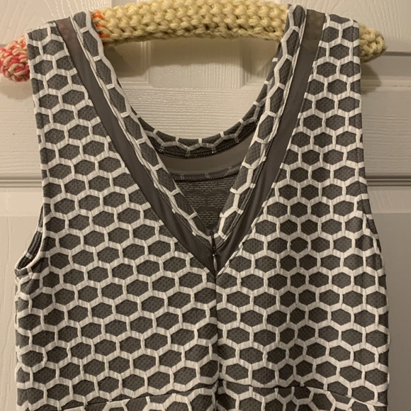 PIXLEY GRAY/WHITE KNIT DRESS SZ L SHEER INSET-BACK NECK V +ZIPPER BUST DARTS - Picture 5 of 8
